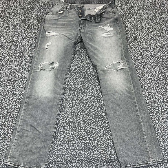 Levi's Jeans Men 34x32 Gray Straight Leg Denim‎ Pants Distressed Pocket Outdoor - Picture 1 of 14